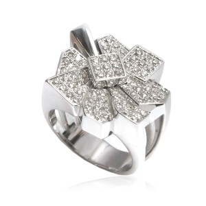 Anello in oro bianco e diamanti B01100789