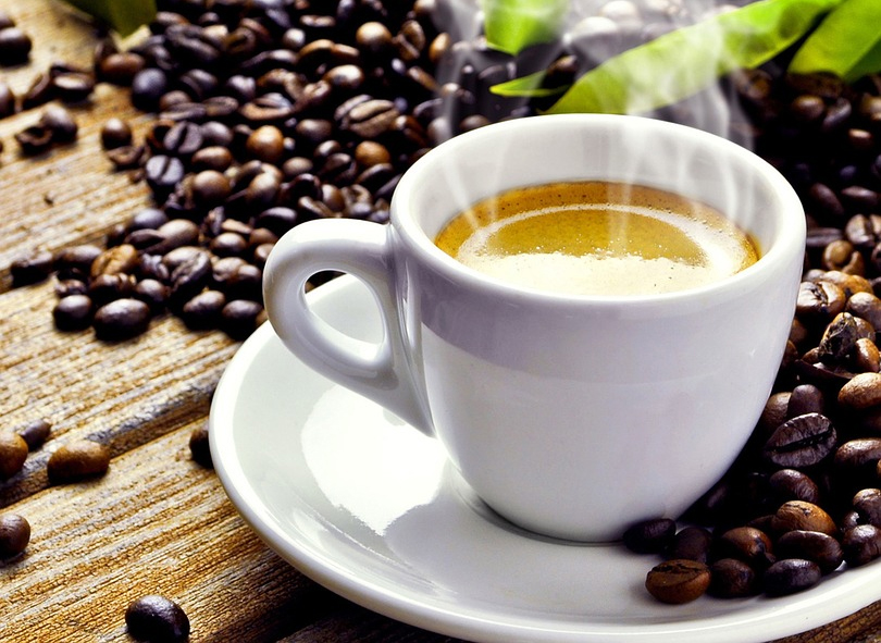 Café en espacio de novios