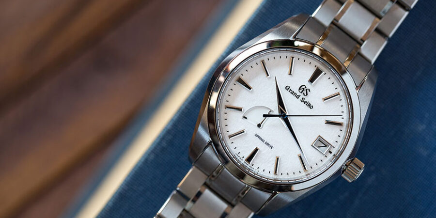 Reloj Spring Drive SBGA211G de Grand Seiko o Copito de Nieve