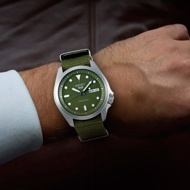 Reloj Seiko 5 Sports SRPE65K1