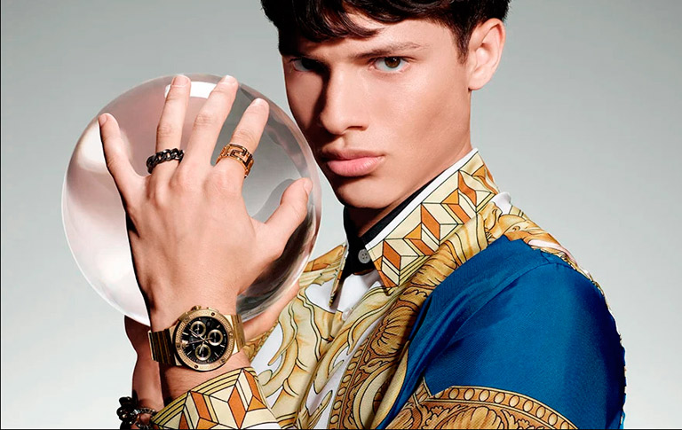 Exquisito Devorar Realmente Relojes Versace: prestigio, calidad y diseños icónicos - Blog Larrabe