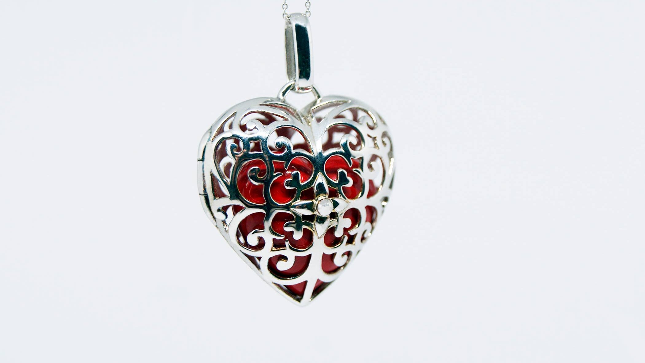 Llamador de ángel en forma de corazón