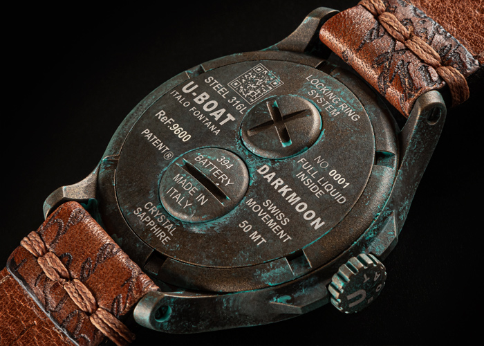 detalle detras RELOJ U-BOAT DARKMOON UNICO 44MM 9600